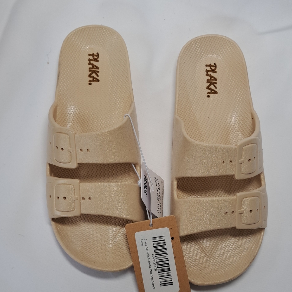 Plaka Women's Cream Sandals